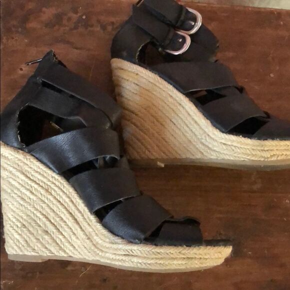 Dolce Vita Wedge Heels - Picture 5 of 8